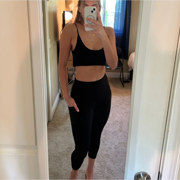 3/4 leggings with discrete pockets - Picture 2 of 4